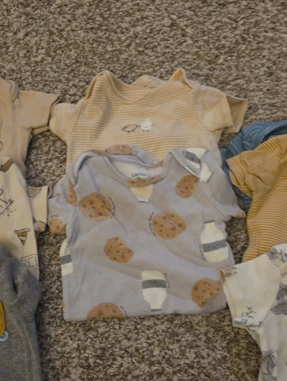 Carter's Granimlas Baby Boy Bundle 9months - Assorted Neutral Colors